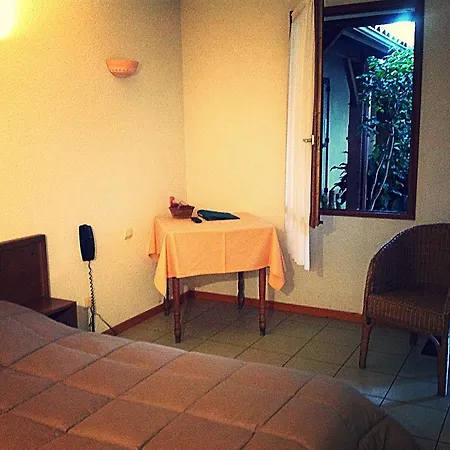 Hotel Les Vieilles Pierres *