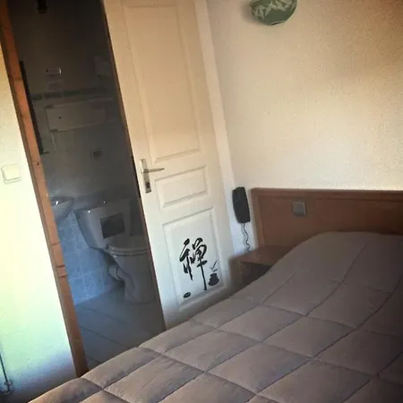 Hotell Les Vieilles Pierres