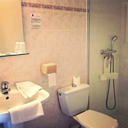 Hotell Les Vieilles Pierres *