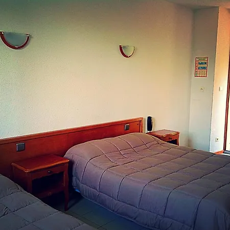 Les Vieilles Pierres Hotell *